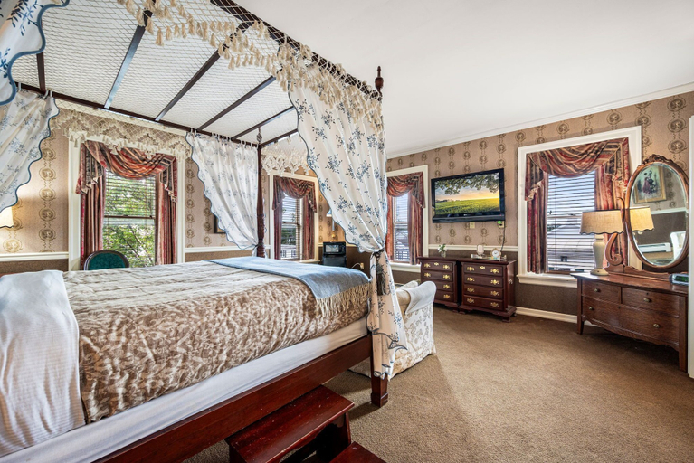 Bedroom 4, Waynebrook Inn, Est 1865, Chester