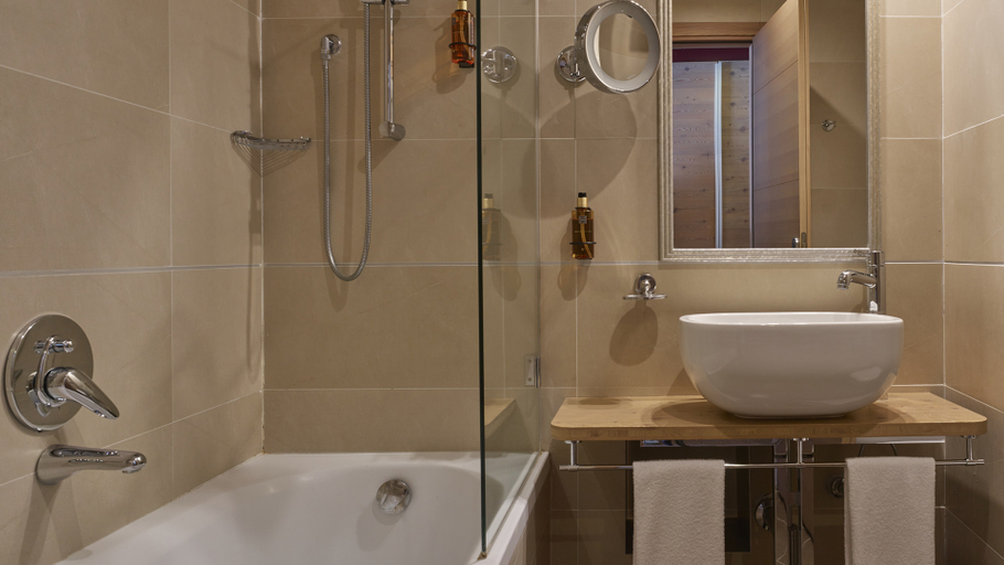 Bathroom 4, Hotel Sansicario Majestic, Torino