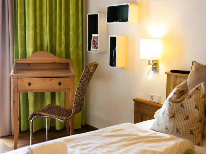 Room 5, Apartment in Wildkogel near Ski Lift, Zell am See