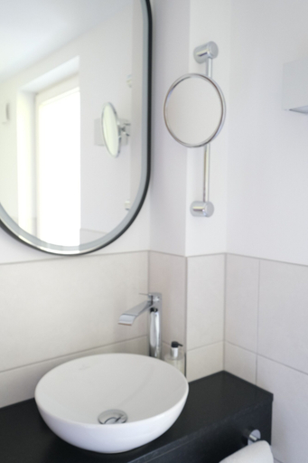 Bathroom 5, Hotel Das Lola, Essen
