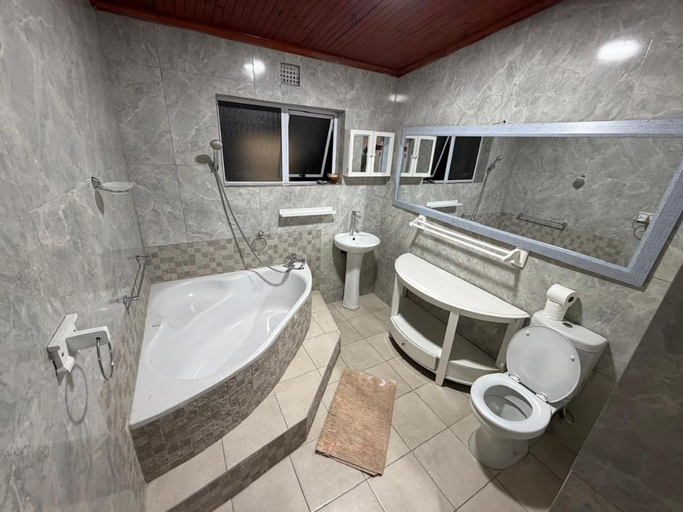 Bathroom 2, VERO guest house, City of Cape Town