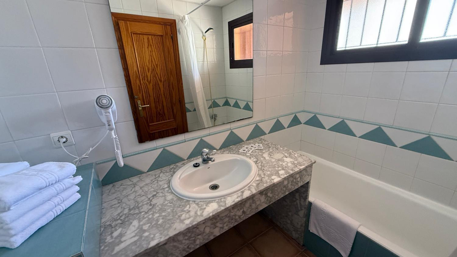 Bathroom 4, Apartamentos Estrella De Mar, Almería