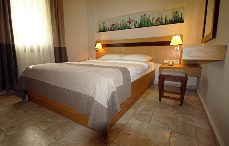 Bedroom 2, Villanaz Apart Hotel, Bodrum