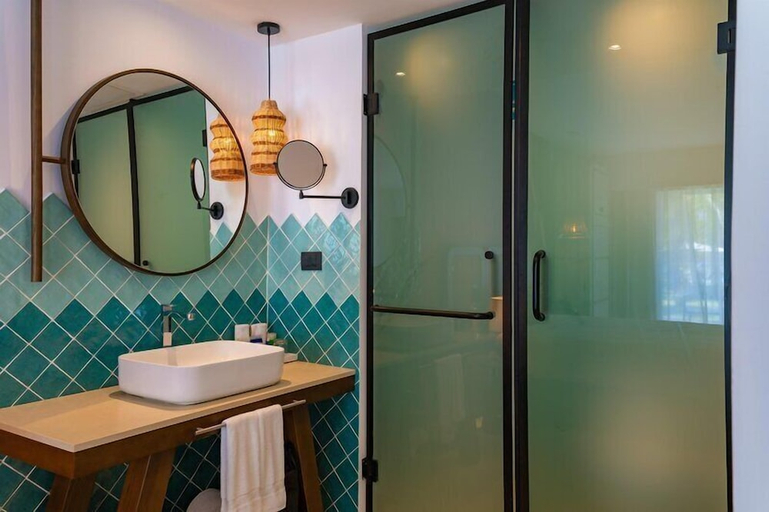 Bathroom 5, Tropical Deluxe Princess, Salvaleon de Higuey