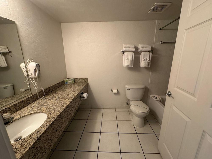 Bathroom 4, Emerald Shores Resort, Volusia