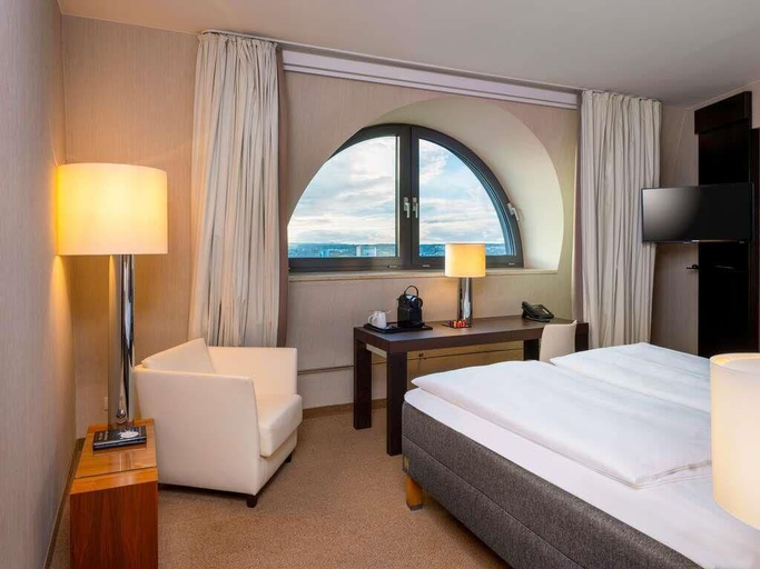 Bedroom 4, Mövenpick Hotel Hamburg, Hamburg