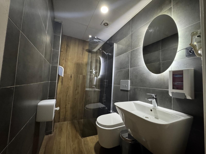 Bathroom 2, Silvercity Hotel&Suites, Merkez