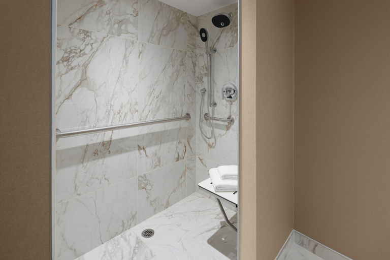 Bathroom 5, Houston Marriott Uptown by the Galleria, Houston