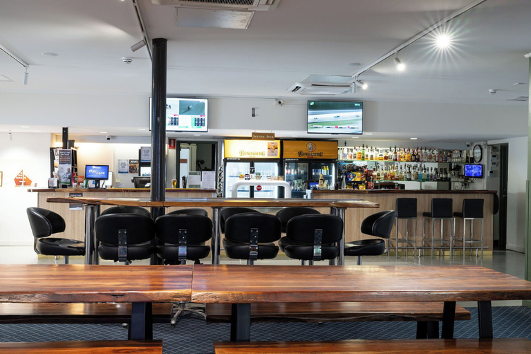 Food & Drinks 4, Queensport Hotel, Hemmant-Lytton