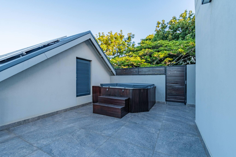 4, StayNest Guesthouse - Bay House, iLembe