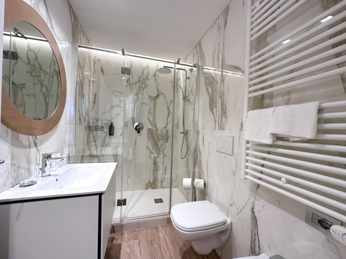 Bathroom 4, Ceccarini Suite, Rimini