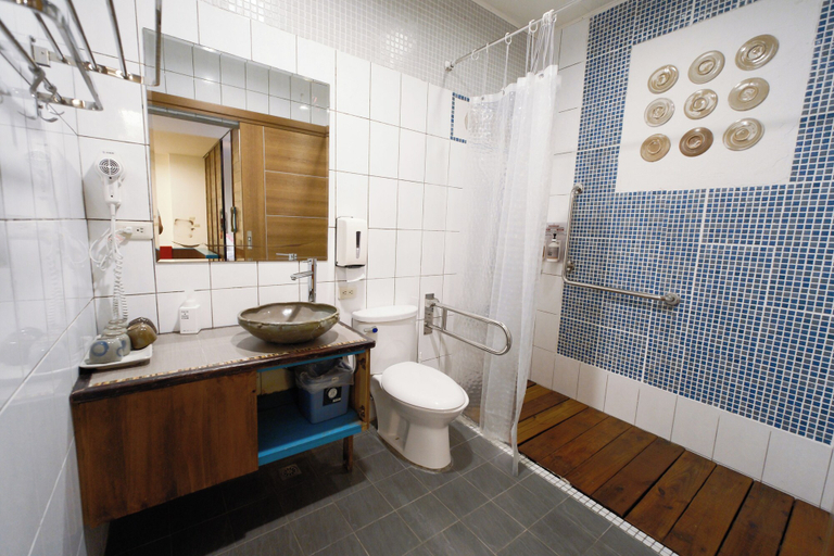 Bathroom 3, SHYE Lithuania Homestay, Taichung