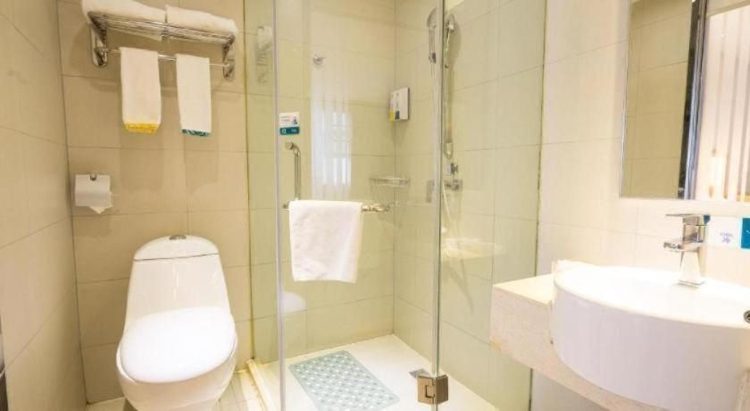 Bathroom 3, City Comfort Inn Wuhan Wuchang Hubei University, Wuhan