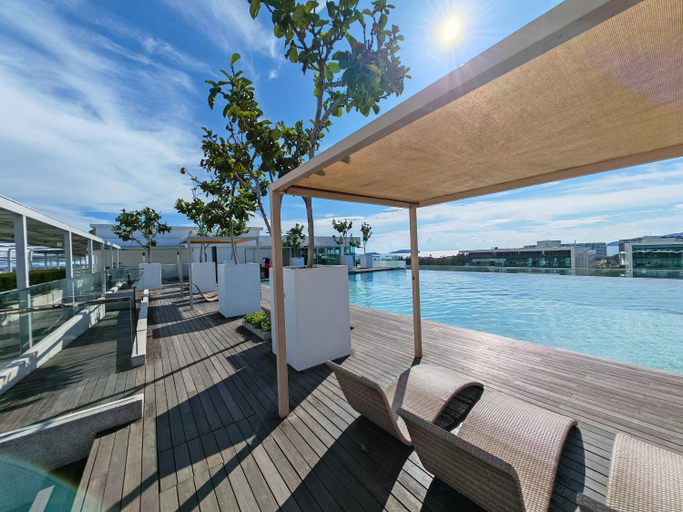 Sport & Beauty 2, Sutera Avenue @ Sunset View Rooftop Infinity Pool, Kota Kinabalu