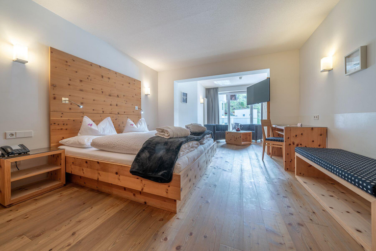 Bedroom 3, Alpin Art & Spa Hotel Naudererhof Superior, Landeck