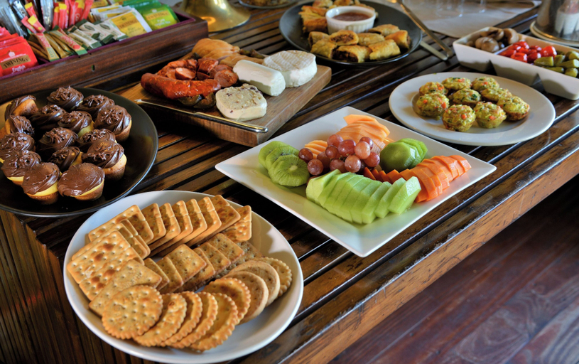 Food & Drinks 5, Rhino Walking Safaris, Ehlanzeni