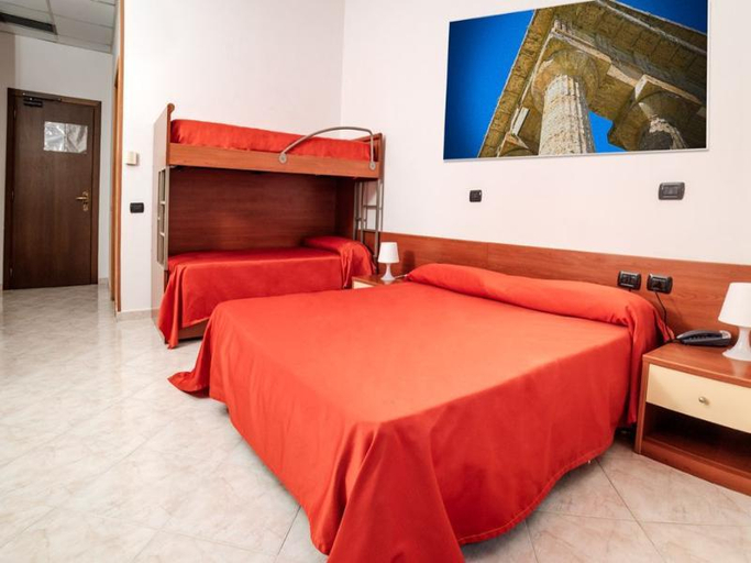 Bedroom 3, Hotel Almas Paestum, Salerno