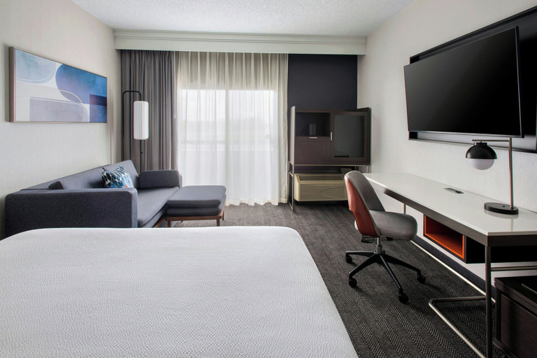 Bedroom 3, Courtyard Syracuse Carrier Circle, Onondaga
