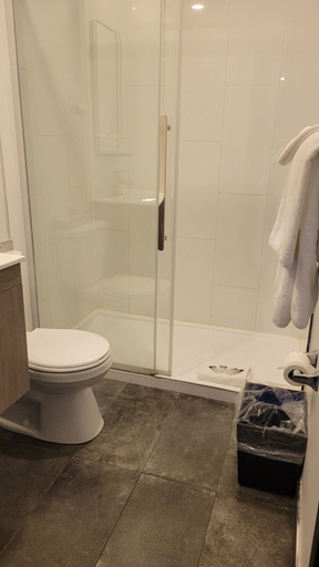 Bathroom 4, Motel Newstar Laval, Laval