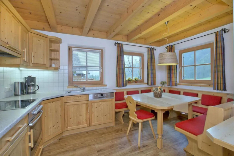 Others 5, Scenic Valley Chalet in Austria, Zell am See
