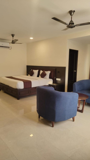 2, Hotel Varsha international, Thrissur