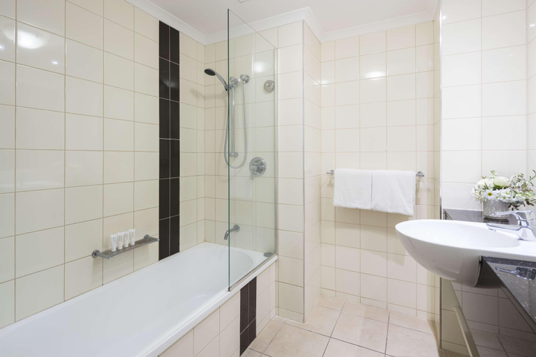 Bathroom 5, Rydges Mackay Suites, Mackay - Pt A
