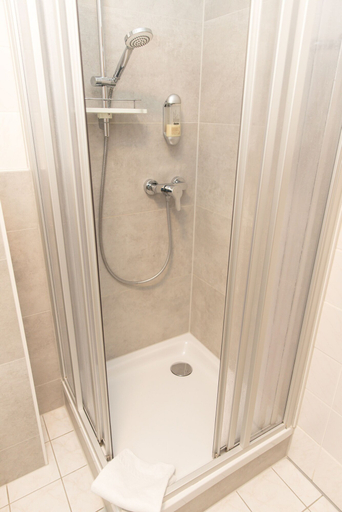 Bathroom 3, Der kleine Nachbar, Gotha
