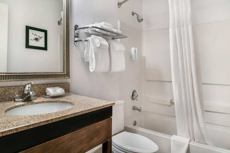Bathroom 5, Country Inn & Suites by Radisson, Frederick, MD, Frederick