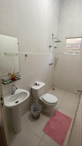 Bathroom, Pousada flores de ipe, Capitólio
