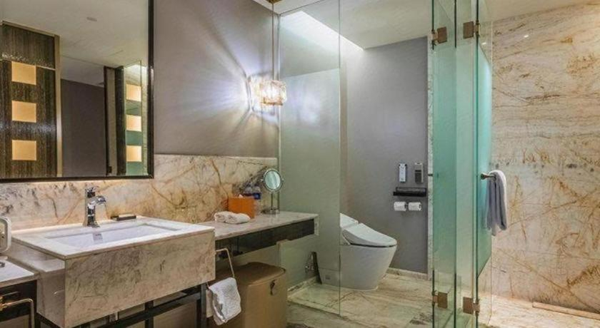 Bathroom 3, Grand New Century Hotel Yixing, Wuxi