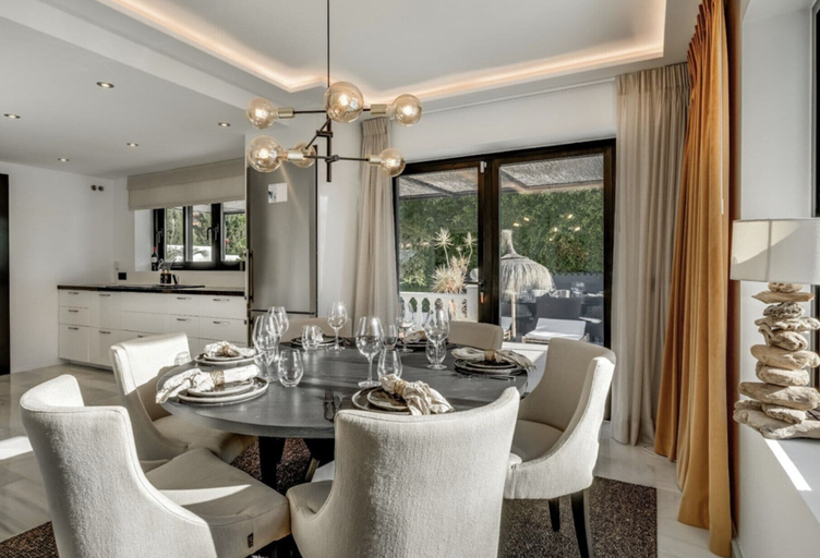 Dining room 3, Stylish Villa, in a Nice Location, Málaga