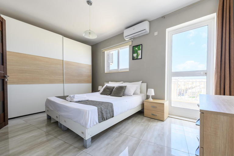 Bedroom 2, F5 Room 1, Private Double room with private bathroom and balcony in shared Flat