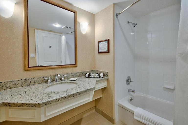 Bathroom 5, Sun Peaks Grand Hotel and Conference Centre, Thompson-Nicola