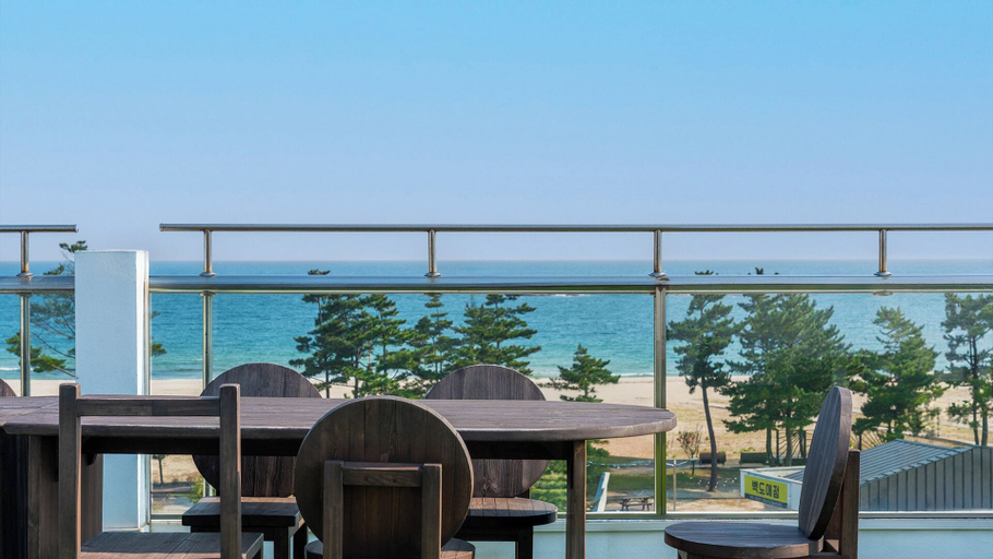 Others 1, Goseong Mung Stay, Goseong