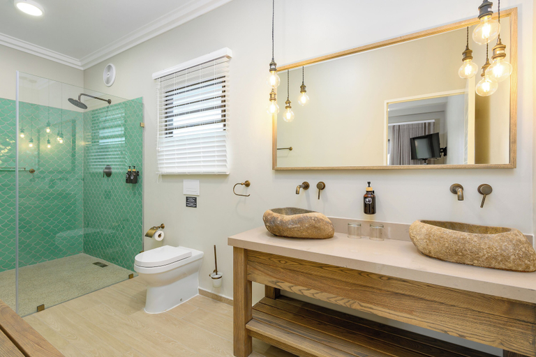 Bathroom 5, San Martinho Vila Azul, Bilene