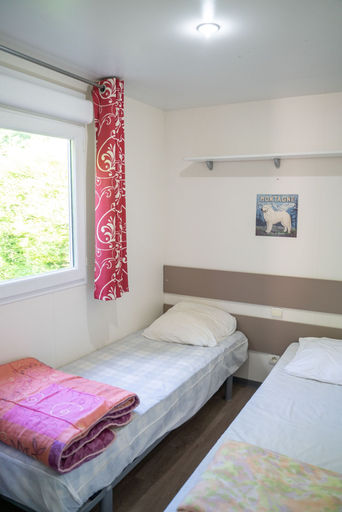 Bedroom 2, Ecovillage Le Soleil du Pibeste, Hautes-Pyrénées