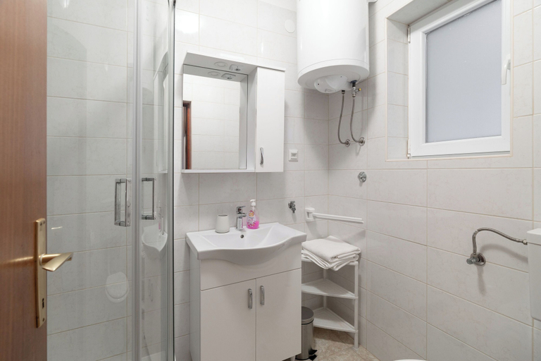 Bathroom 4, Apartments Pere, Povljane