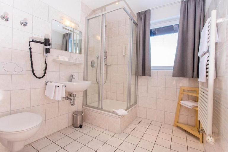 Bathroom 4, Alpengasthof Hörnlepass, Bregenz