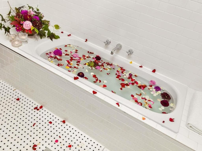 Bathroom 4, Peppers Manor House, Wingecarribee