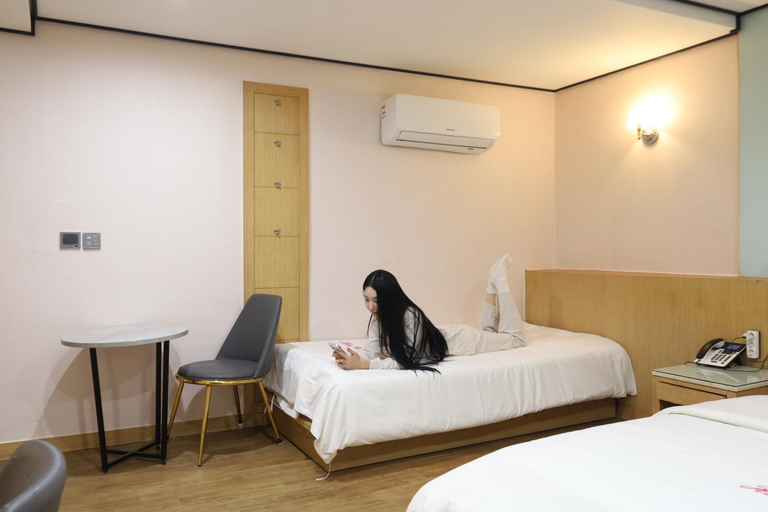 Bedroom 4, Motel Flower, Gangseo