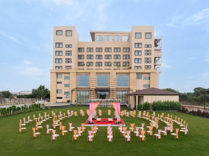 Exterior view 4, Essentia Luxury Hotel and Convention, Nagpur
