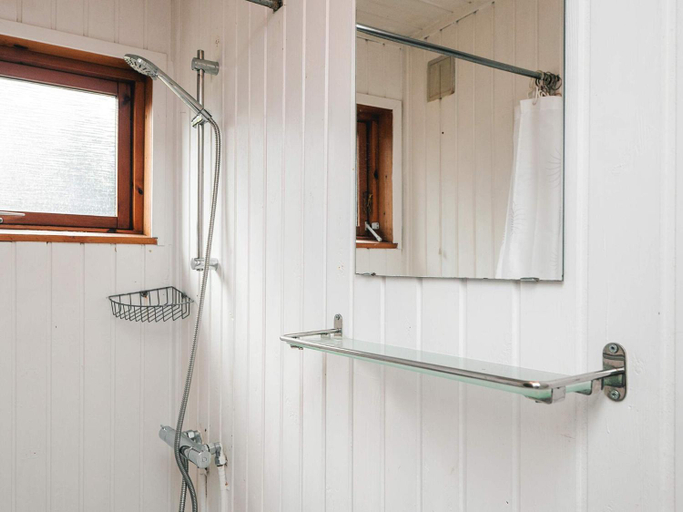 Bathroom 3, 5 person holiday home in Vejers Strand, Varde