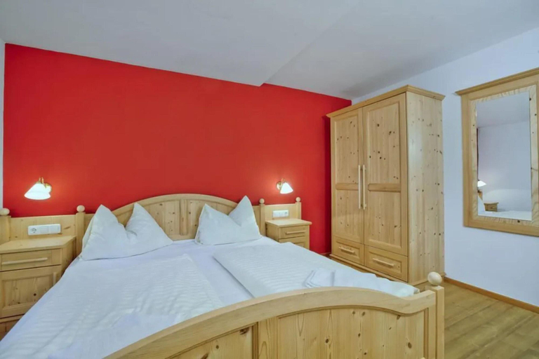Others 4, Scenic Valley Chalet in Austria, Zell am See