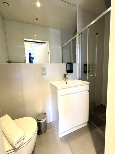 Bathroom 4, Room Home Stay, London