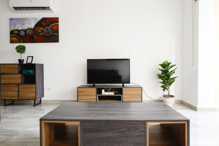 Others 4, F7 Room 2, Private Bedroom two single beds shared bathroom in shared Flat