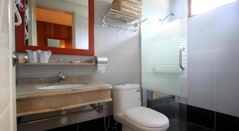 Bathroom 5, Summer Bay Resort Lang Tengah Island, Kuala Terengganu