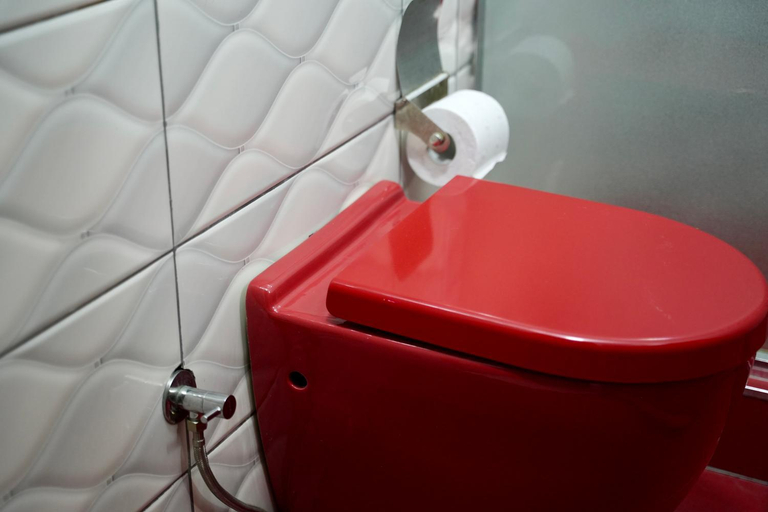 Bathroom 5, Hotel Heimli, Priština