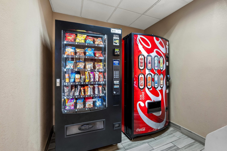 Food & Drinks 5, Comfort Inn & Suites, Bay