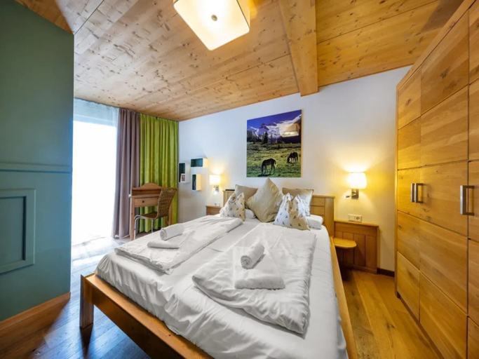 Room 2, Apartment in Wildkogel near Ski Lift, Zell am See