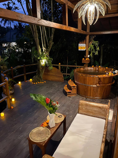 4, Dream Hale Nai'a Bungalow with Hot Tub & Stunning View, Gianyar